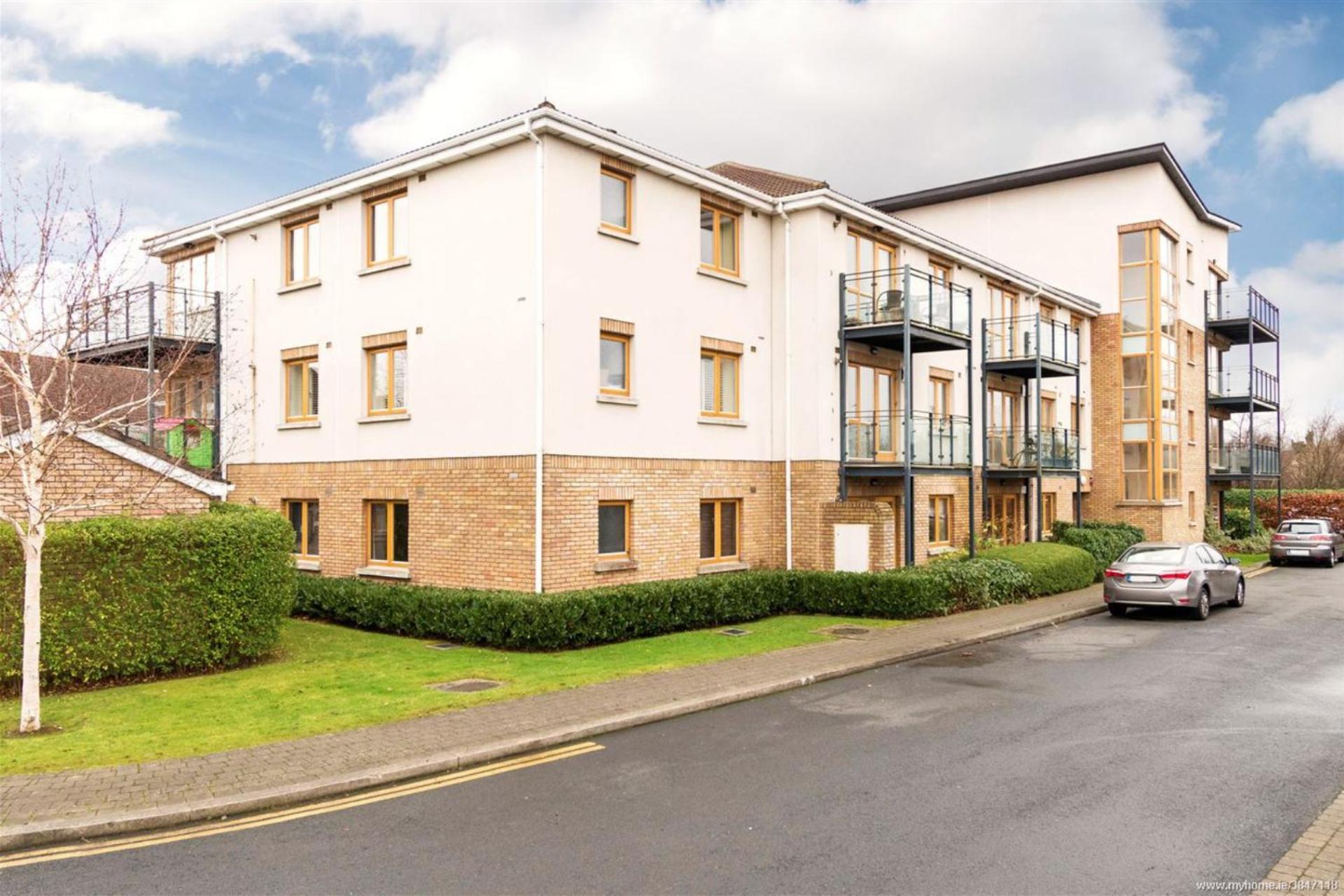Boden Heath Apartment Дъблин Екстериор снимка
